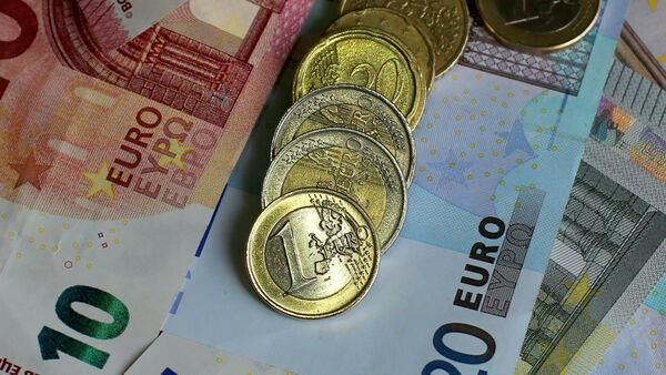 Eurozone inflation rate rises slightly to 2.6%